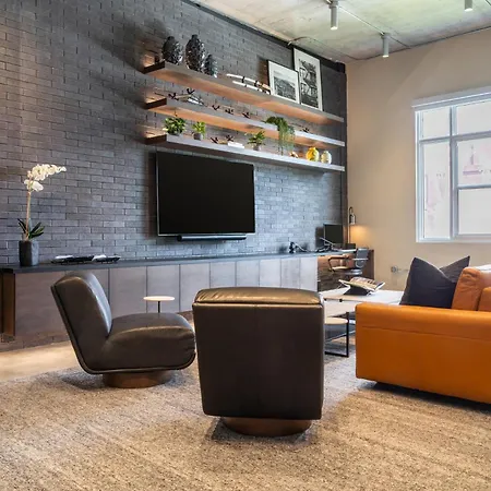 Wynwood Condo, Walk To Restaurants And Nightclubs!